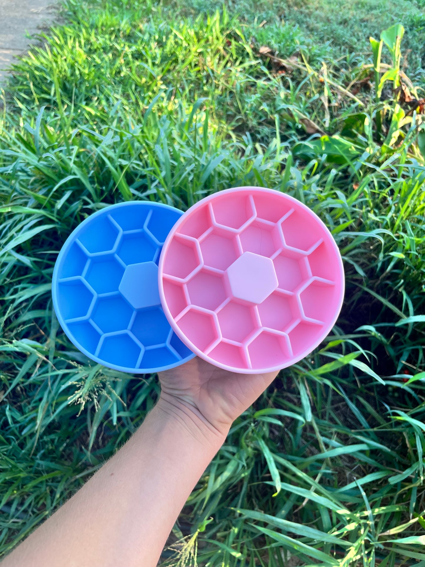 Small slow feeding trays